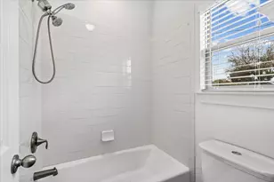 9913 Little Creek Cir, Dripping Springs, TX 78620 - Photo 16