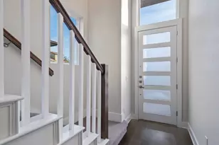 1004 Banyon St, Austin, TX 78757 - Photo 4