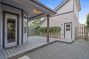 1004 Banyon St, Austin, TX 78757 - Photo 32