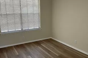 505 Hedgewood Dr, Georgetown, TX 78628 - Photo 4