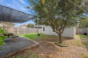 12016 Plains Valley Dr, Del Valle, TX 78617 - Photo 32