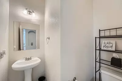 2004 S Ash Cove W, Hutto, TX 78634 - Photo 14