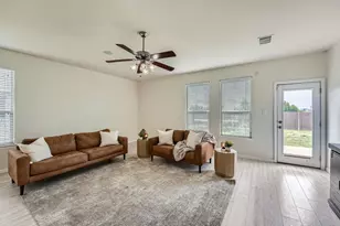 2004 S Ash Cove W, Hutto, TX 78634 - Photo 8