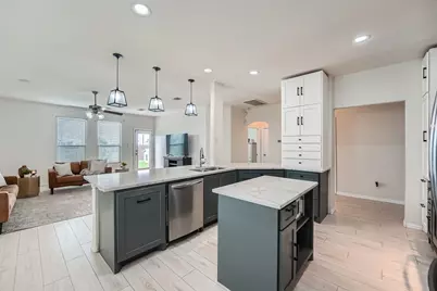2004 S Ash Cove W, Hutto, TX 78634 - Photo 10