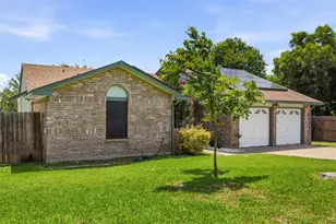 2702 Julie Cove, Taylor, TX 76574 - Photo 2