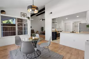 2009 Sandberg Dr, Austin, TX 78752 - Photo 2