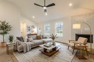 119 W Kikipua Ln, Bastrop, TX 78602 - Photo 2