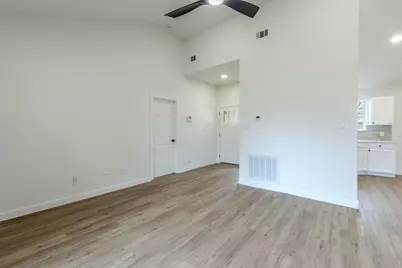 119 W Kikipua Lane, Bastrop, TX 78602 - Photo 6