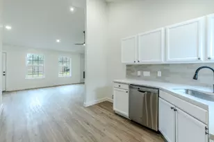 119 W Kikipua Ln, Bastrop, TX 78602 - Photo 8
