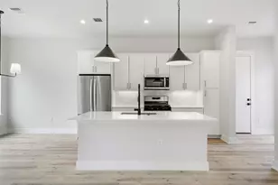 2709 Bristol Dr, Austin, TX 78723 - Photo 2