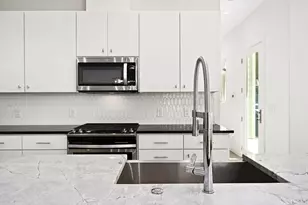 5212 Huisache St, Austin, TX 78751 - Photo 12