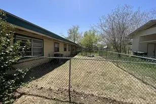 610 N Main St, Kyle, TX 78640 - Photo 14