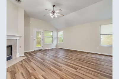157 Maplewood S, Kyle, TX 78640 - Photo 8