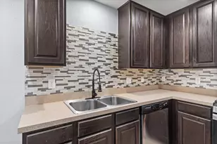 5036 Lexington Meadow Ln, Del Valle, TX 78617 - Photo 10