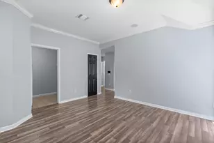 5036 Lexington Meadow Ln, Del Valle, TX 78617 - Photo 6
