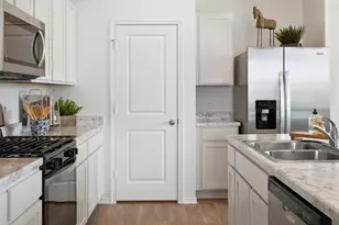 300 Constanza Trl, Bastrop, TX 78602 - Photo 10