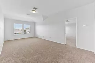 105 Green Jay Dr, Jarrell, TX 76537 - Photo 18