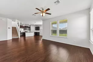 105 Green Jay Dr, Jarrell, TX 76537 - Photo 6