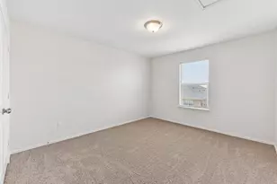 105 Green Jay Dr, Jarrell, TX 76537 - Photo 20