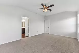 105 Green Jay Dr, Jarrell, TX 76537 - Photo 24