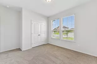 105 Green Jay Dr, Jarrell, TX 76537 - Photo 12