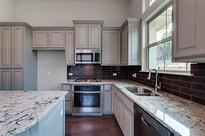 113 Cartwheel Bend #46, Austin, TX 78738 - Photo 2
