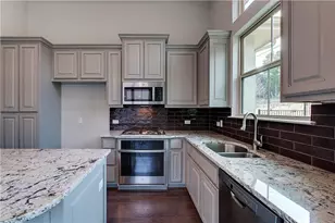 113 Cartwheel Bend, Austin, TX 78738 - Photo 2