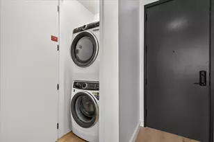 610 Davis St, Austin, TX 78701 - Photo 16