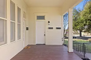 715 Porter St, Taylor, TX 76574 - Photo 4