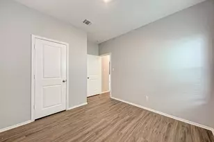 129 Vulcan Dr, Jarrell, TX 76537 - Photo 24