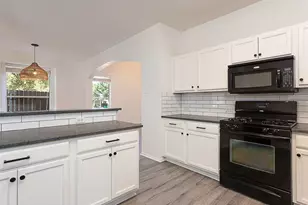 10215 Maydelle Dr, Austin, TX 78748 - Photo 2