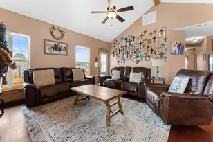 935 Hwy 21 E, Paige, TX 78602 - Photo 4