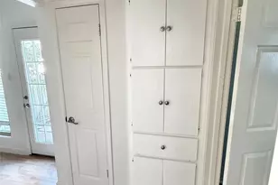 8706 Clearbrook Trail, Austin, TX 78729 - Photo 14