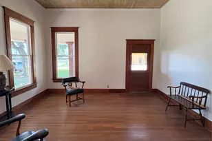 105 S Cedar St, Luling, TX 78648 - Photo 4