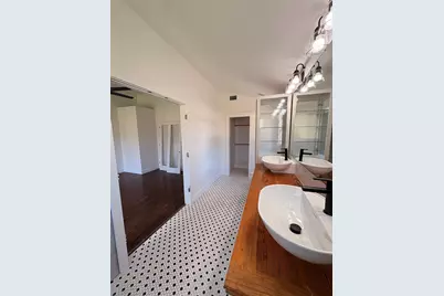 105 S Cedar Street, Luling, TX 78648 - Photo 14