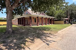 105 S Cedar St, Luling, TX 78648 - Photo 2