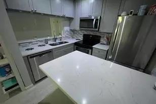 806 W 24th St, Austin, TX 78705 - Photo 2