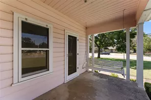 909 E Liberty Ave, Round Rock, TX 78664 - Photo 4