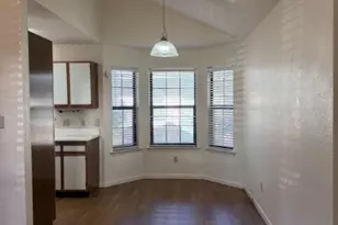 728 W San Antonio St, Lockhart, TX 78644 - Photo 2