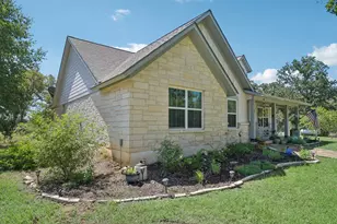 596 Pleasant Grove Loop, Elgin, TX 78621 - Photo 4