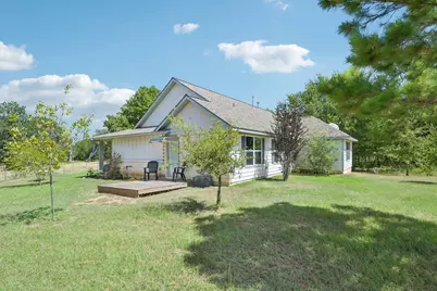 596 Pleasant Grove Loop, Elgin, TX 78621 - Photo 32