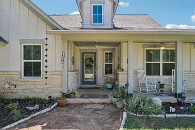 596 Pleasant Grove Loop, Elgin, TX 78621 - Photo 2