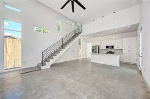 6111 Begonia Cir, Austin, TX 78741 - Photo 6