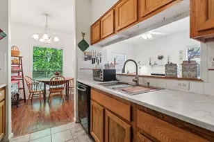 802 S 1st St, Austin, TX 78704 - Photo 6
