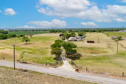 1001 Gravel Pit Road, Taylor, TX 76574 - Photo 38