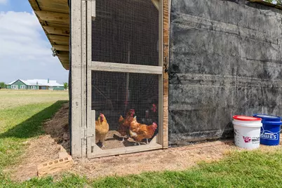 1001 Gravel Pit Road, Taylor, TX 76574 - Photo 22