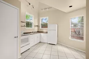 3302 Hemlock Ave, Austin, TX 78722 - Photo 2