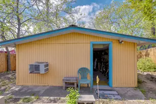 1402 Ashwood Rd, Austin, TX 78722 - Photo 38
