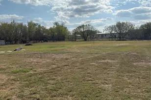 141 Everest Cove, Dale, TX 78616 - Photo 12