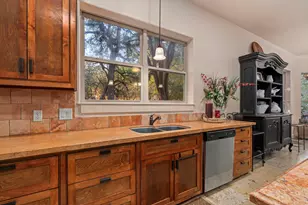 200 Redbird Ln, Kingsbury, TX 78638 - Photo 8